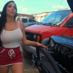 【割引交渉】車の前で美女にお願いしたら、ねっとりディープスロートまで